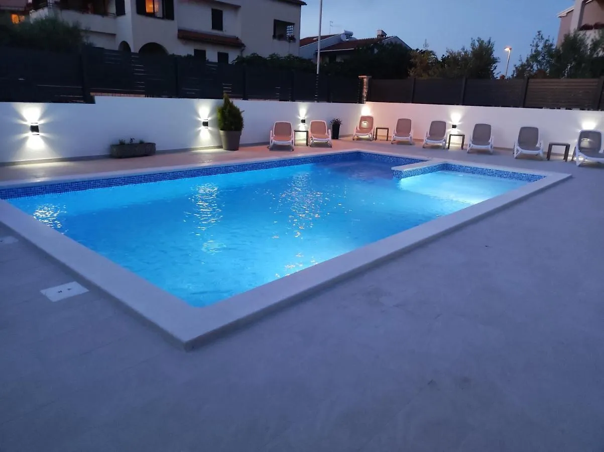 Viktor Rooms And Apartments Rovinj Guest house