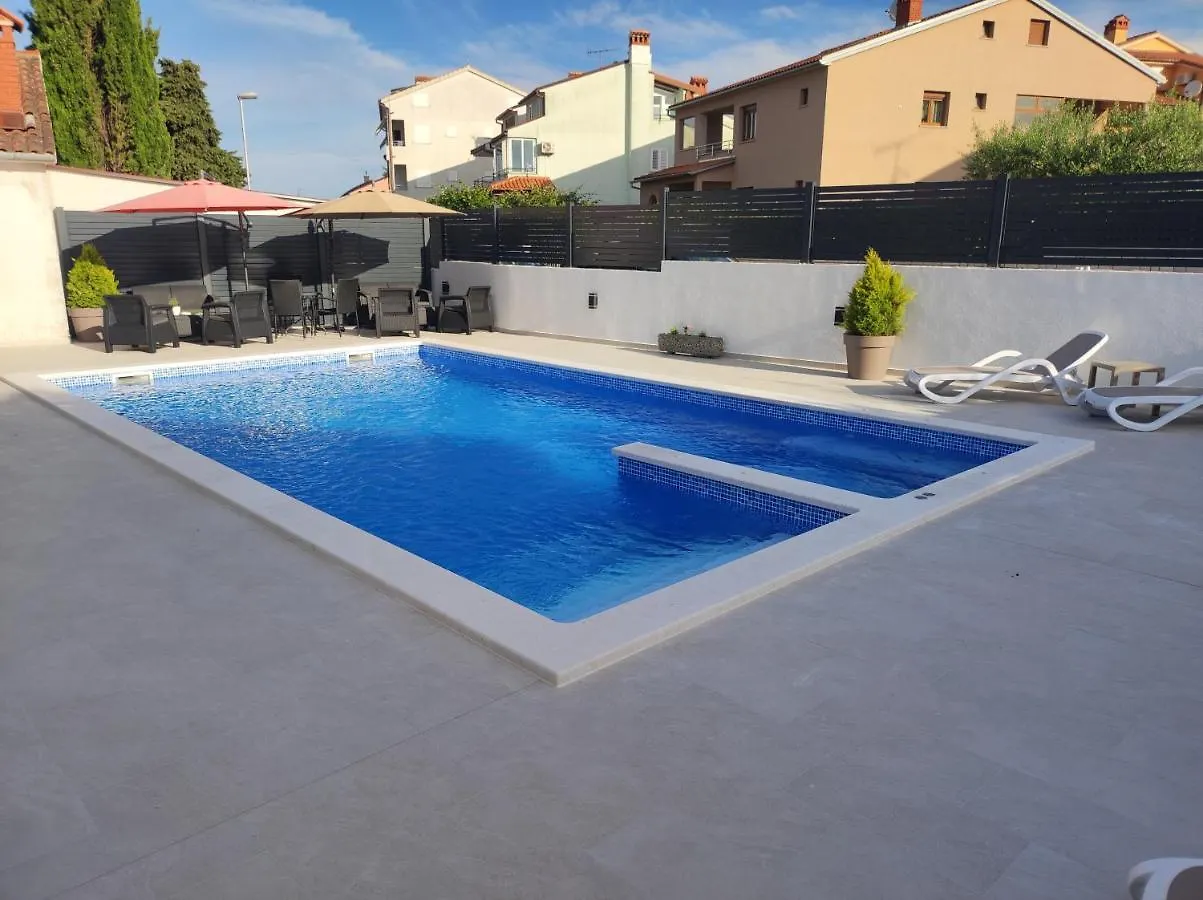 Viktor Rooms And Apartments Rovinj Guest house