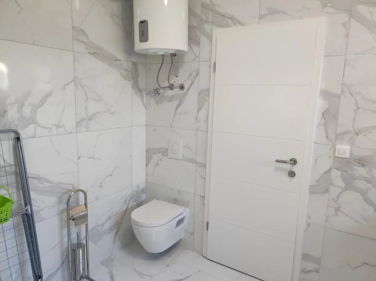 Viktor Rooms And Apartments Rovinj Guest house