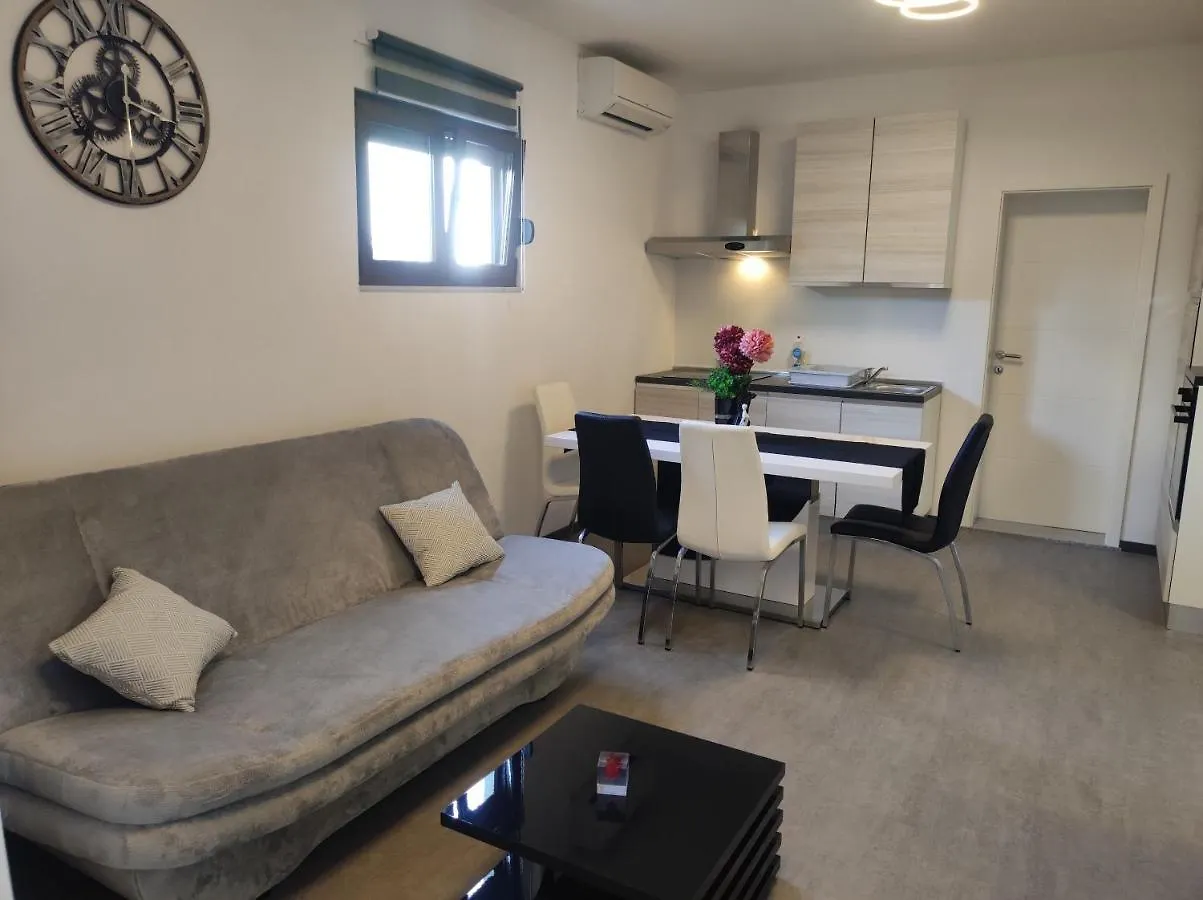 Viktor Rooms And Apartments Rovinj 3*,