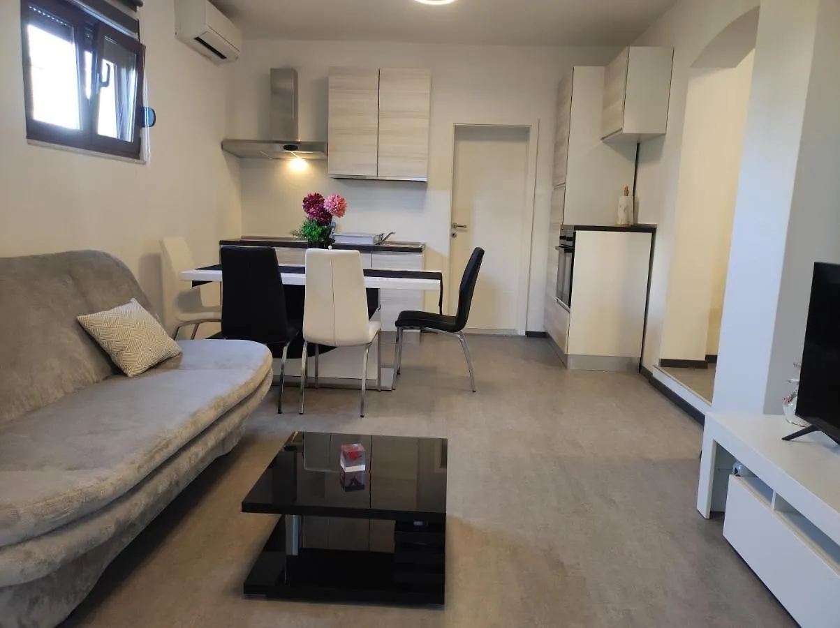 Viktor Rooms And Apartments Rovinj 3*,  Chorwacja